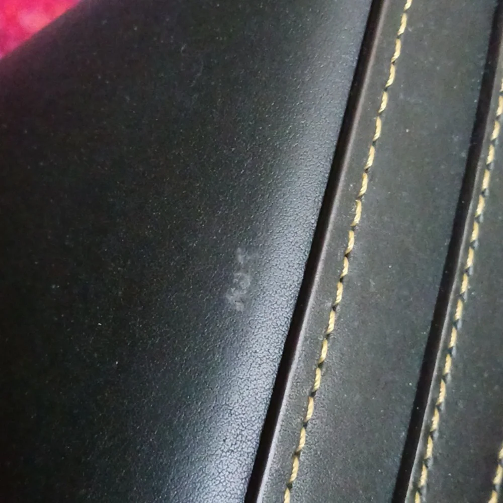 Gorgeous Black Leather Naomi Satchel - Picture 5 of 11